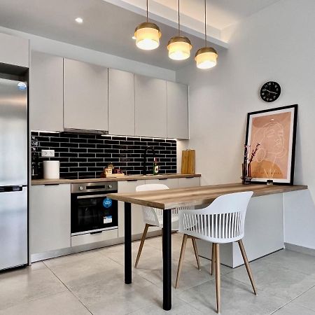 Chic Getaway Near Stavros Niarchos Apartment Athens Luaran gambar