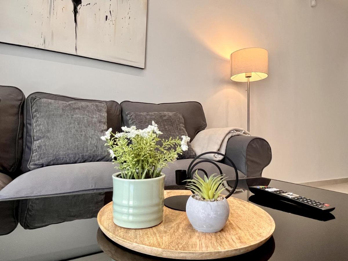 Chic Getaway Near Stavros Niarchos Apartment Athens Luaran gambar