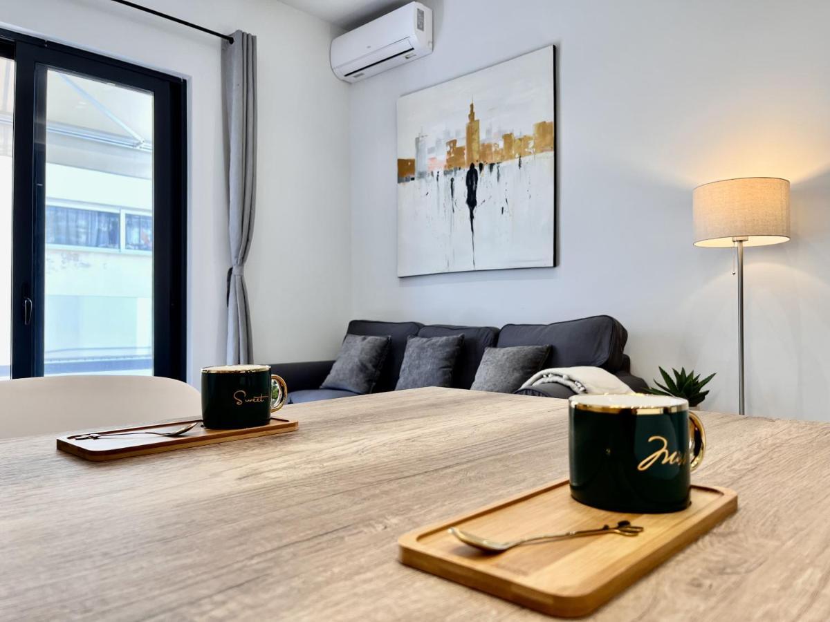 Chic Getaway Near Stavros Niarchos Apartment Athens Luaran gambar